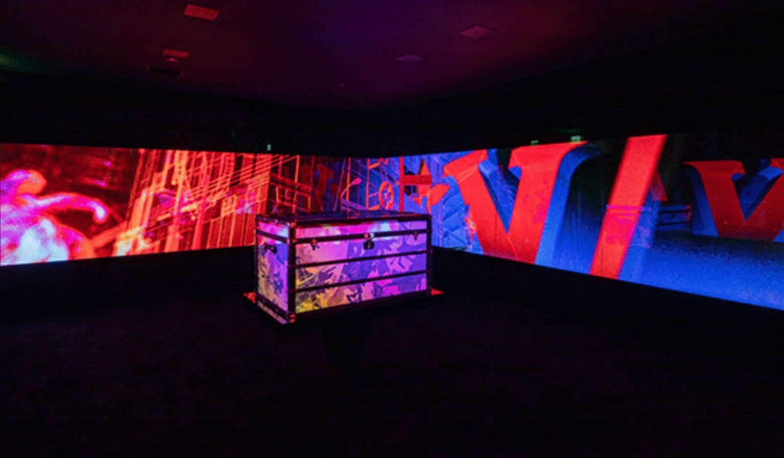 LOUIS VUITTON X | Gallery Image