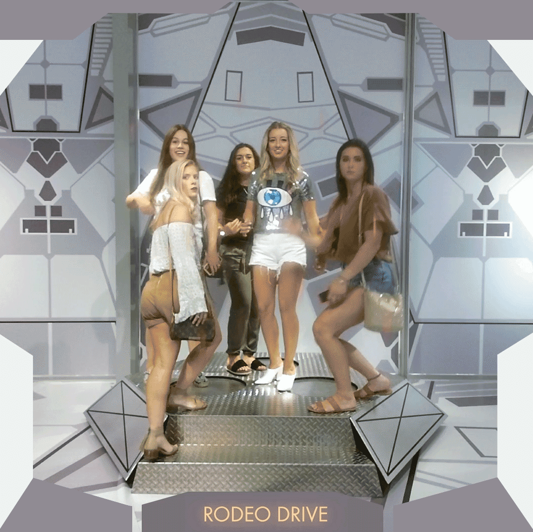 louis-vuitton-photo-booth-video 01